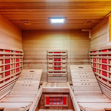 La Ferme D'auwez - Grand Horizon - 10 Pers Avec Piscines Et Sauna Feriehus